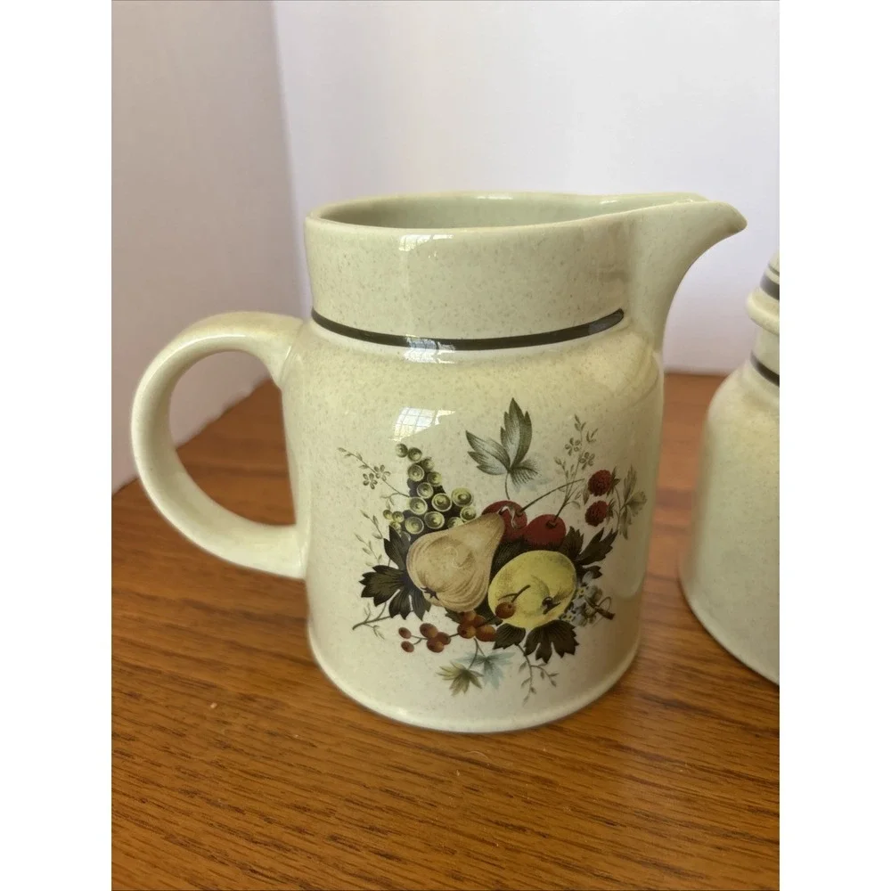 Royal Doulton ENGLAND- CORNWALL LS1015 Lambeth 12 oz 4 1/4